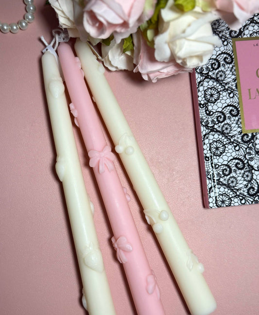 Bougie Pilier Décorative – Nœuds, Cerise ou Fraise : Noeud / Rose / Barbe à papa